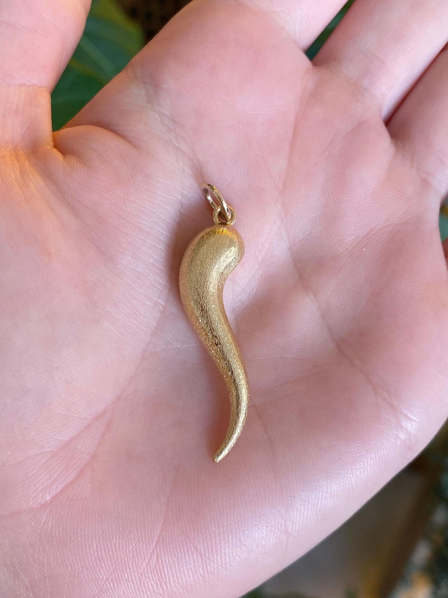 Vintage 18k Yellow Gold Large Satin Italian Horn Charm