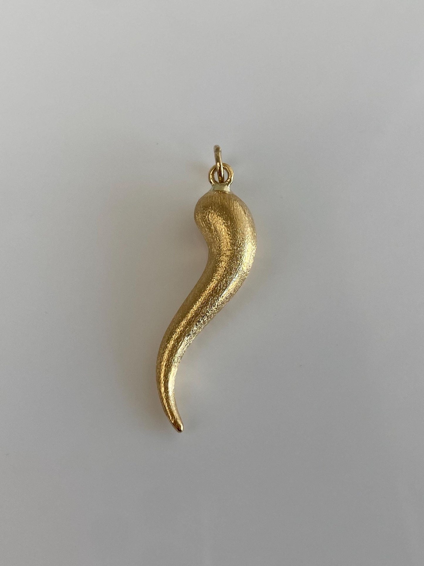 Vintage 18k Yellow Gold Large Satin Italian Horn Charm
