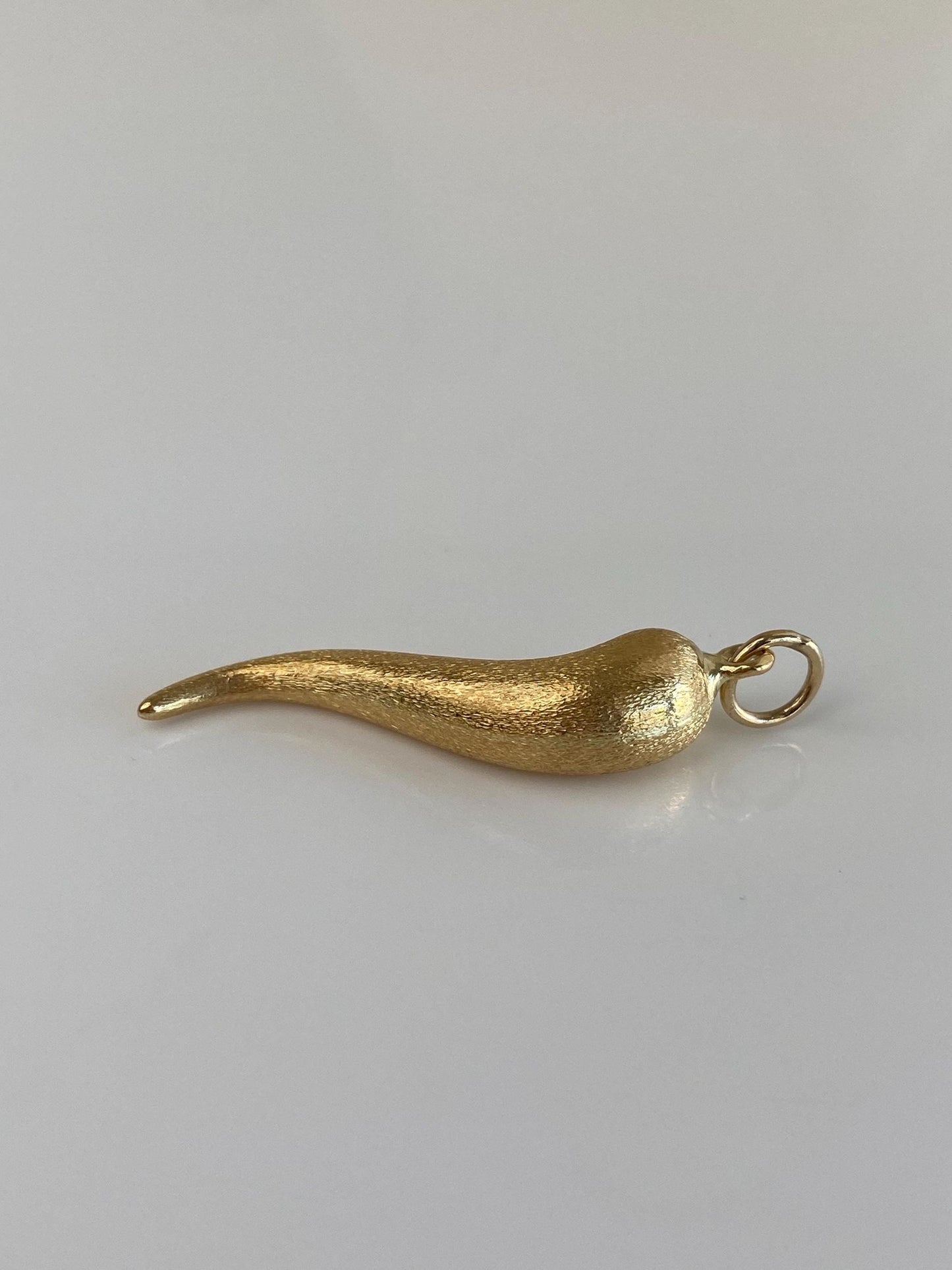 Vintage 18k Yellow Gold Large Satin Italian Horn Charm