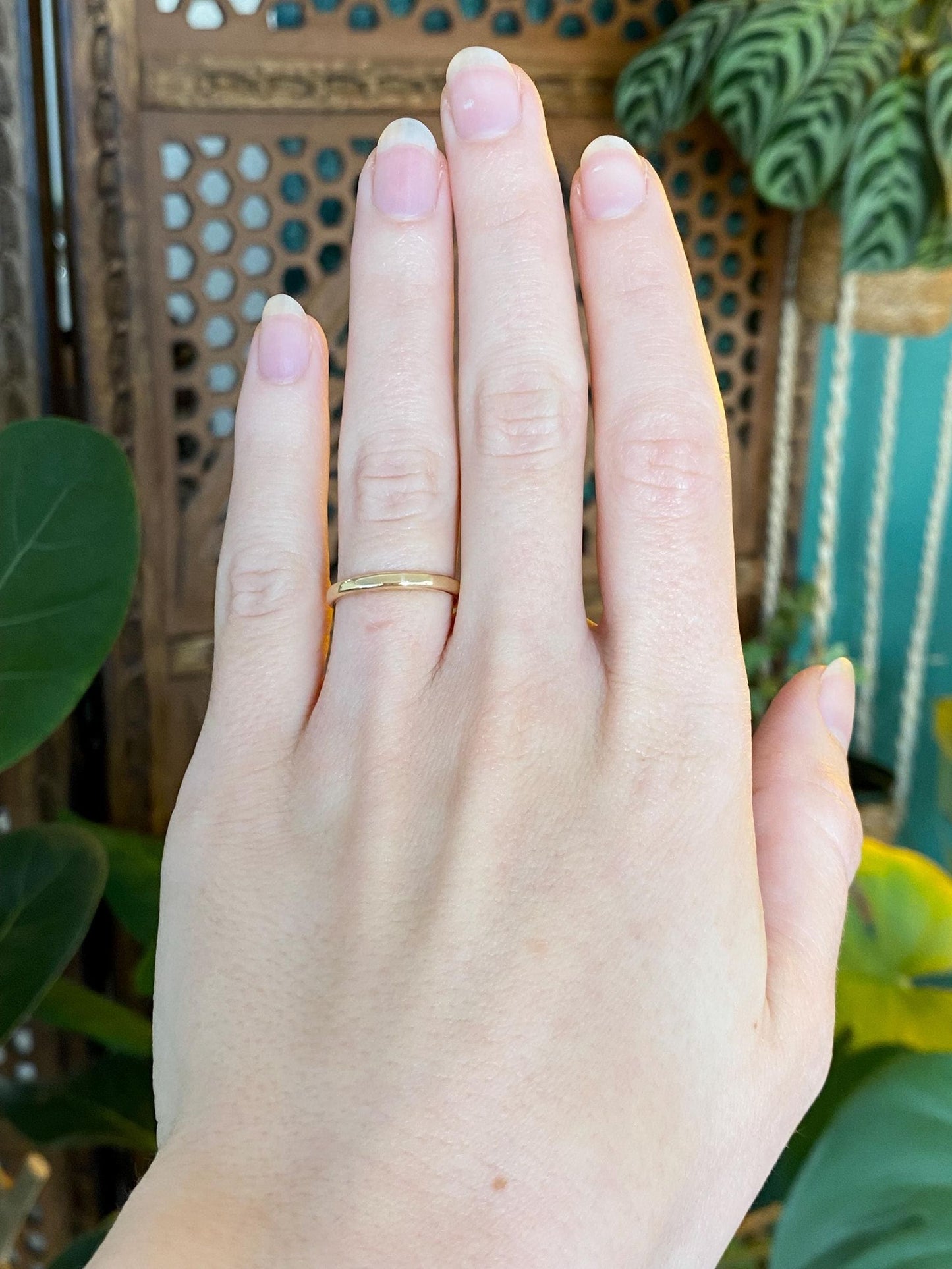 Vintage Solid 14k Yellow Gold Soft Faceted Ring Band - Size 5.75