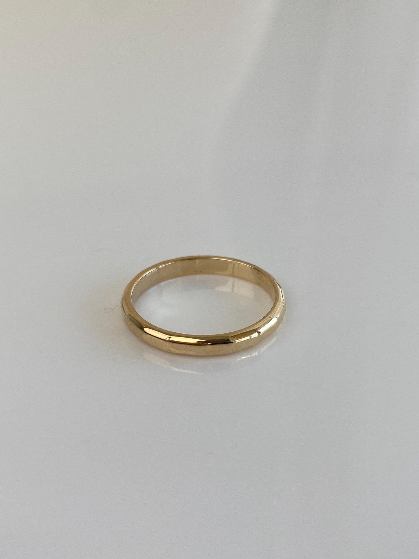 Vintage Solid 14k Yellow Gold Soft Faceted Ring Band - Size 5.75