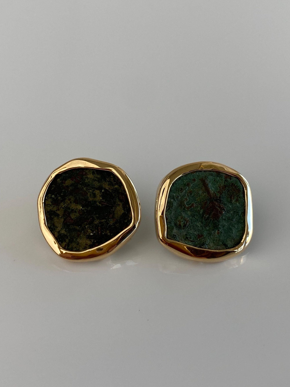 Vintage Solid 10k Yellow Gold Bezel Set Old Coin Drop Earrings