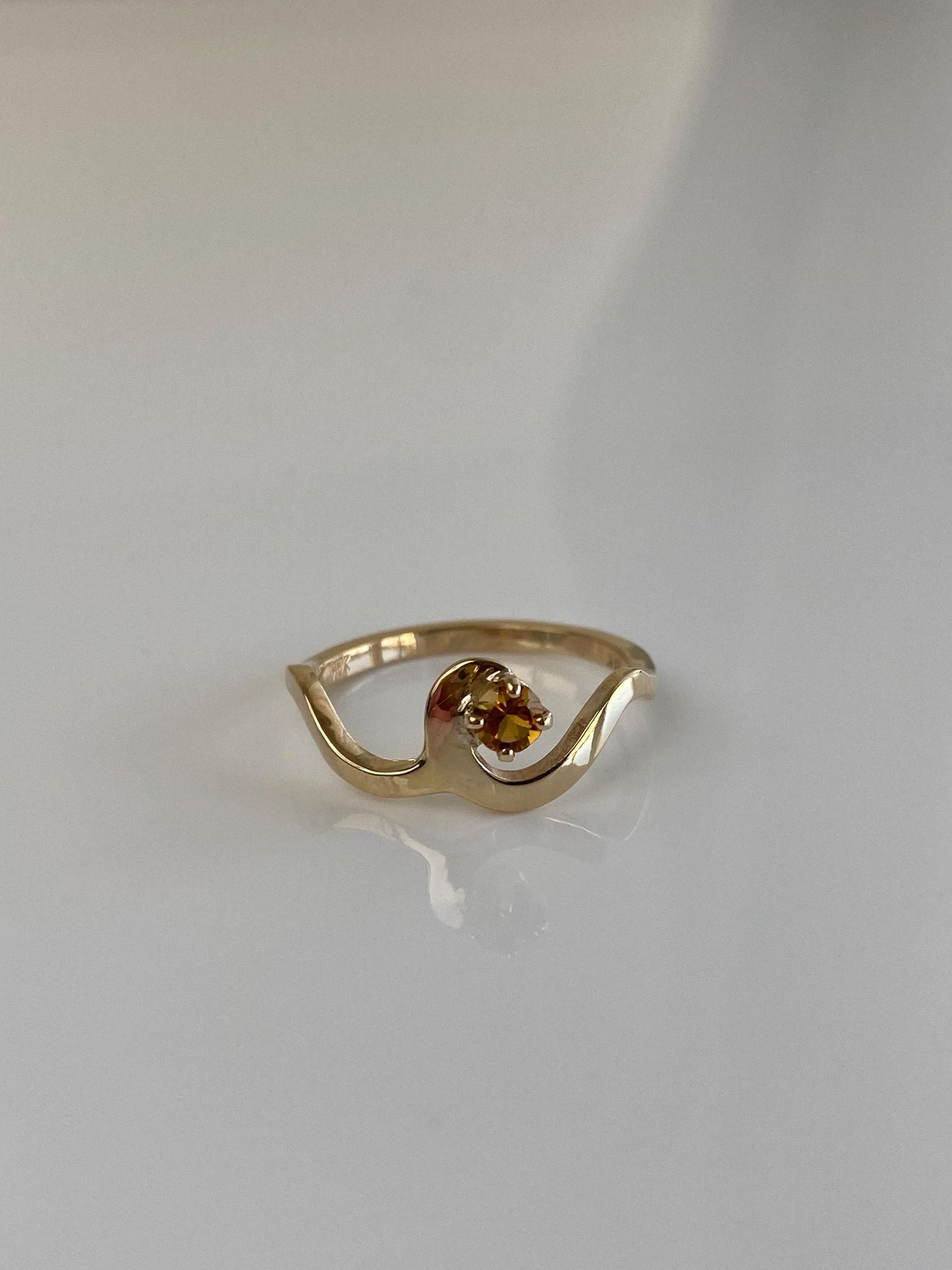 Vintage Solid 14k Yellow Gold Citrine Ring - Size 4.75