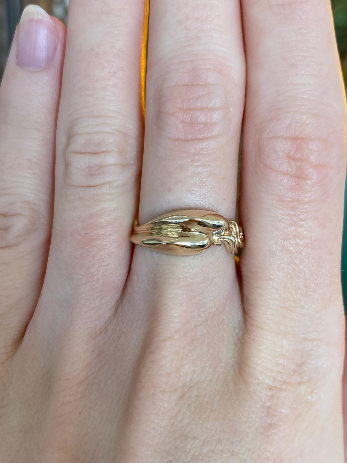 Vintage Solid 14k Yellow Gold Diamond Dolphins Swimming Ring - Size 6.75