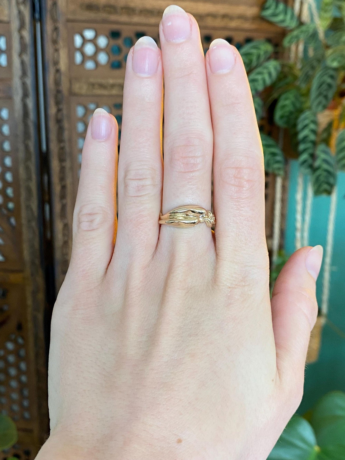 Vintage Solid 14k Yellow Gold Diamond Dolphins Swimming Ring - Size 6.75