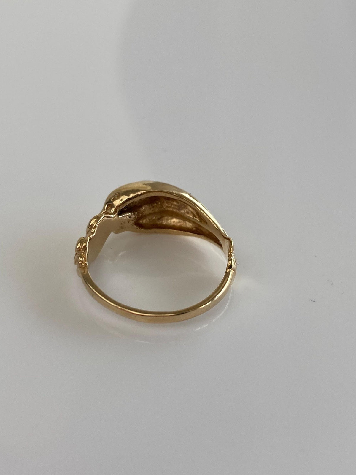 Vintage Solid 14k Yellow Gold Diamond Dolphins Swimming Ring - Size 6.75