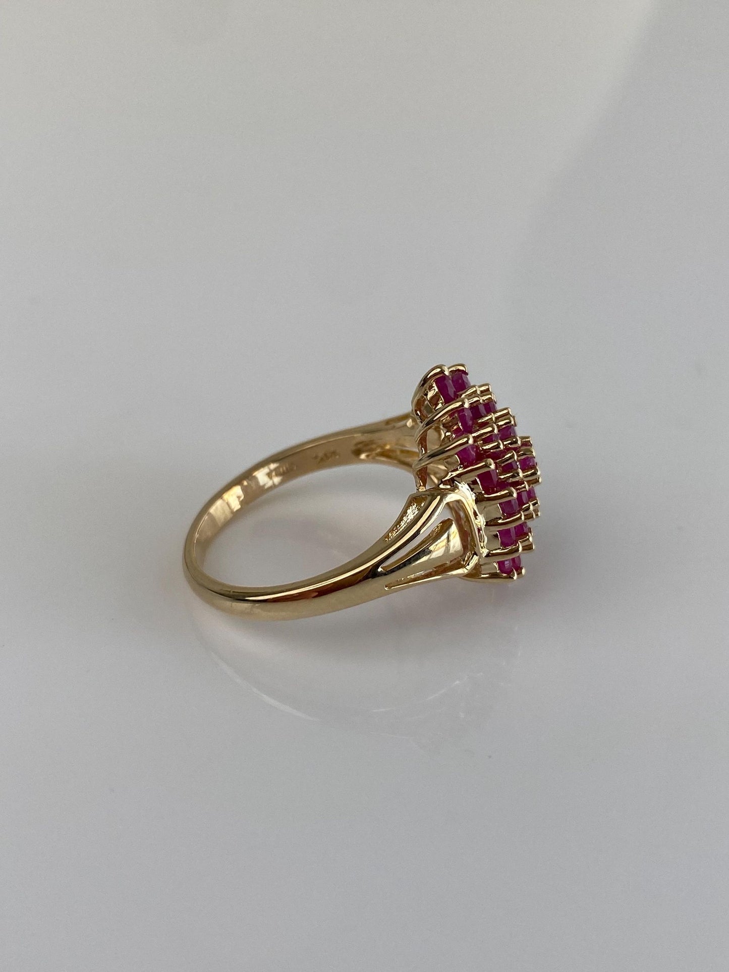 Vintage Solid 14k Yellow Gold Ruby Cluster Ring - Size 8