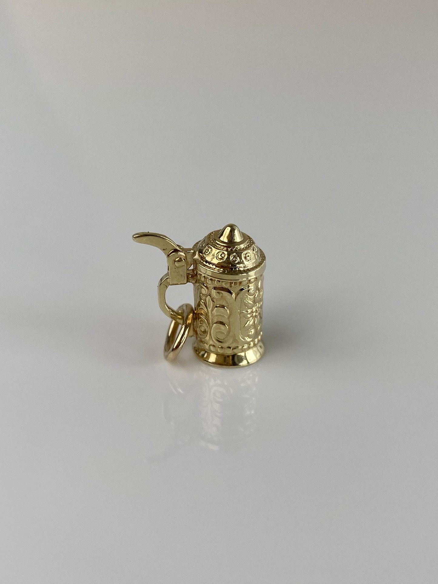 Vintage 14k Yellow Gold Articulated Beer Stein Charm
