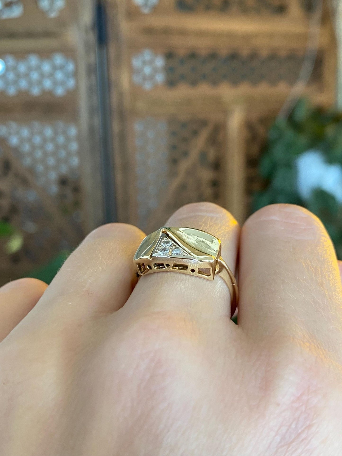 Vintage Solid 14k White & Yellow Gold Diamonds Ring - Size 7.5