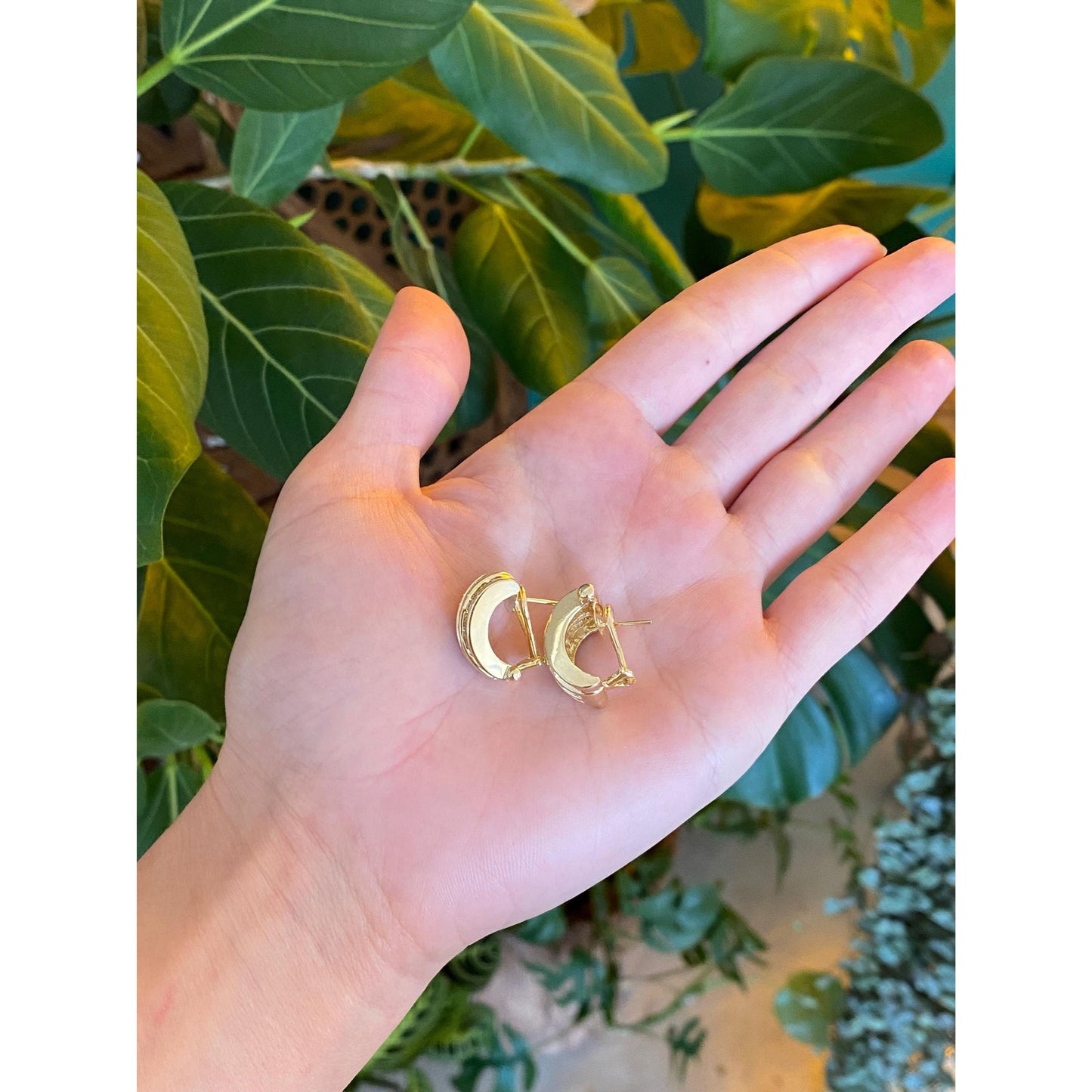 Vintage Solid 14k Yellow Gold Diamond Drop Earrings