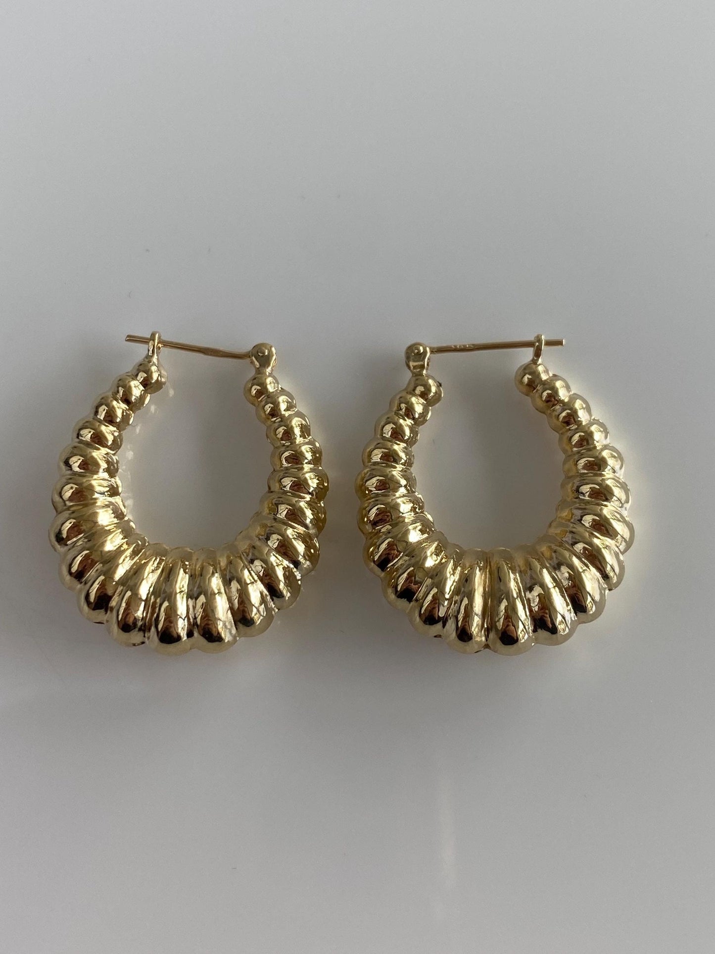 Vintage 14k Yellow Gold Scalloped Hoop Earrings