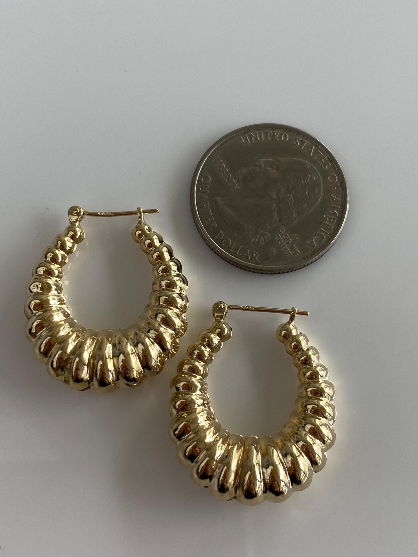 Vintage 14k Yellow Gold Scalloped Hoop Earrings