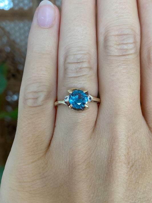 Vintage Solid 10k Yellow Gold Clear Quartz Blue Spinel Ring - Size 5.75