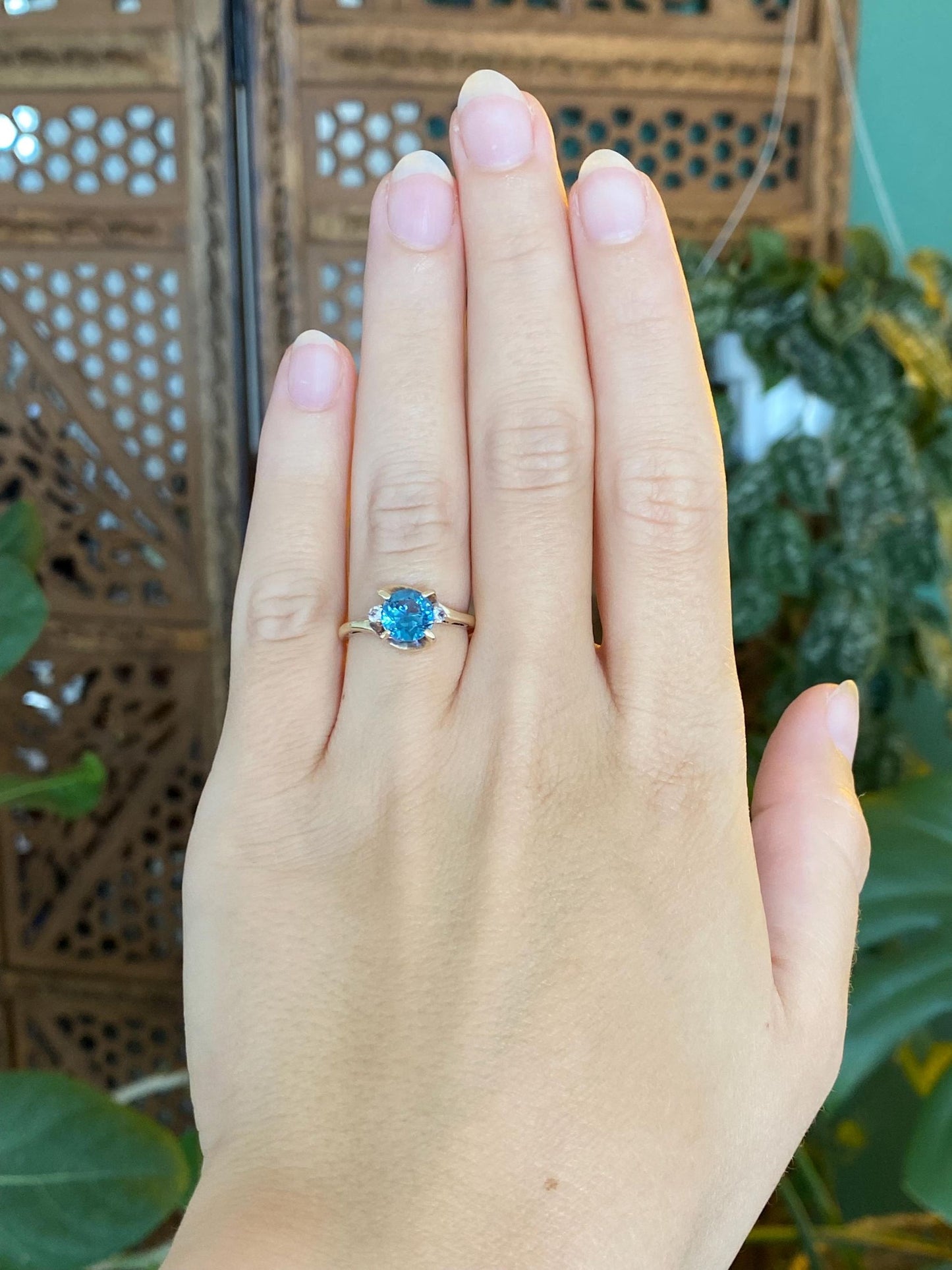 Vintage Solid 10k Yellow Gold Clear Quartz Blue Spinel Ring - Size 5.75