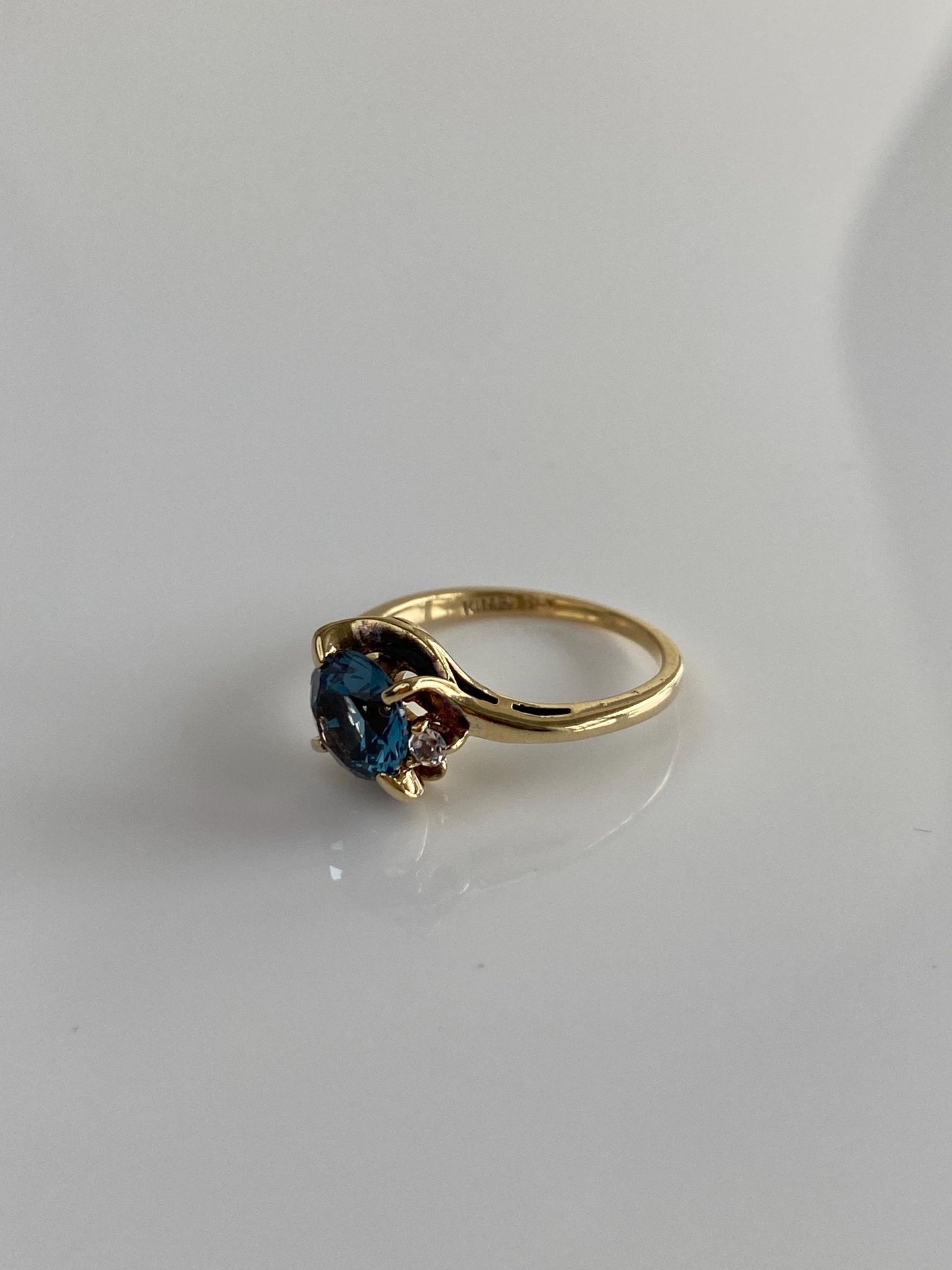Vintage Solid 10k Yellow Gold Clear Quartz Blue Spinel Ring - Size 5.75