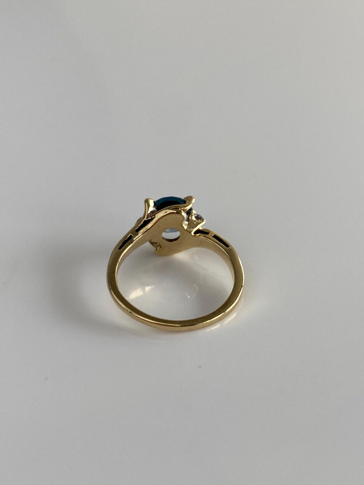Vintage Solid 10k Yellow Gold Clear Quartz Blue Spinel Ring - Size 5.75