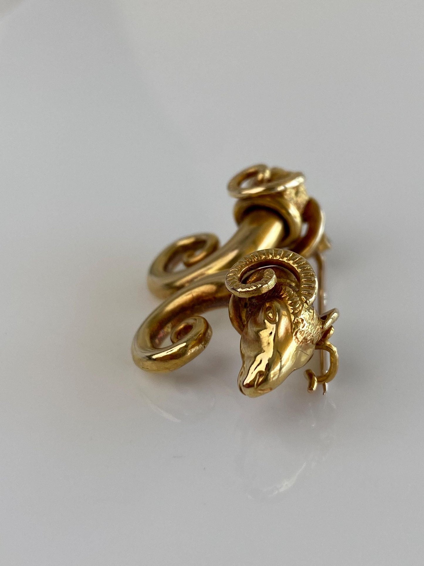 Vintage 18k Yellow Gold Ram Heads Brooch Pin