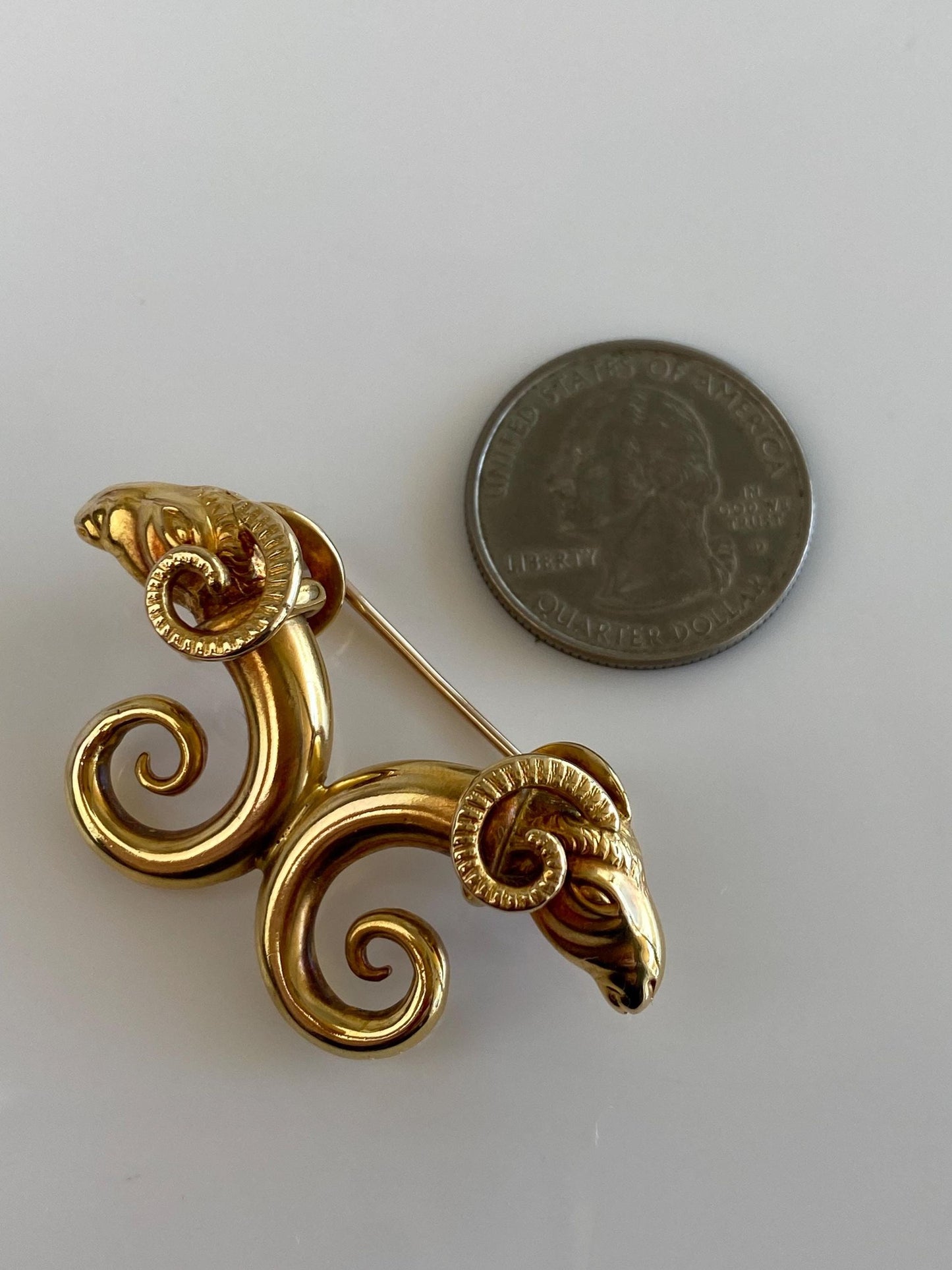 Vintage 18k Yellow Gold Ram Heads Brooch Pin