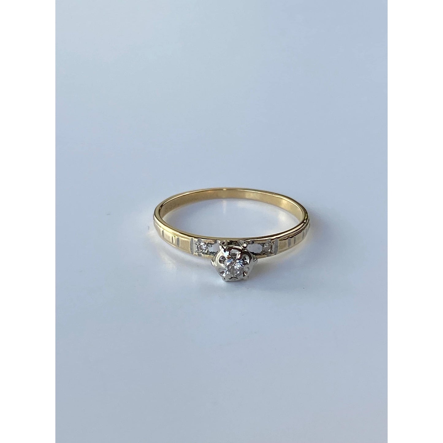 Vintage Solid 14k White & Yellow Gold Clear Sapphire Designed Ring - Size 6.75