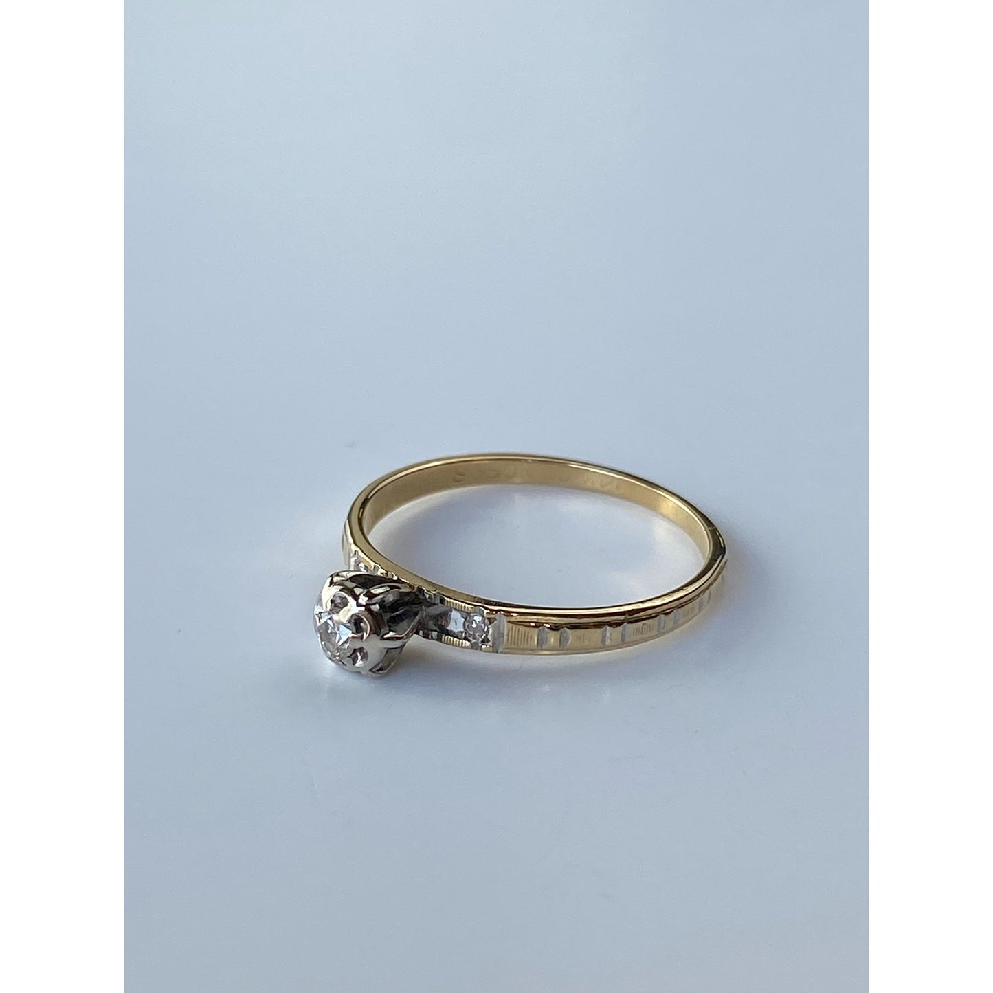 Vintage Solid 14k White & Yellow Gold Clear Sapphire Designed Ring - Size 6.75