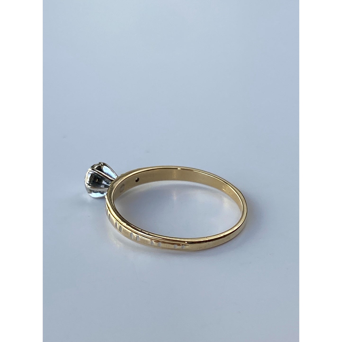 Vintage Solid 14k White & Yellow Gold Clear Sapphire Designed Ring - Size 6.75