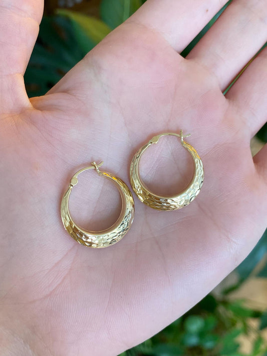 Vintage 14k Yellow Gold Diamond Cut Tapered Hoop Earrings