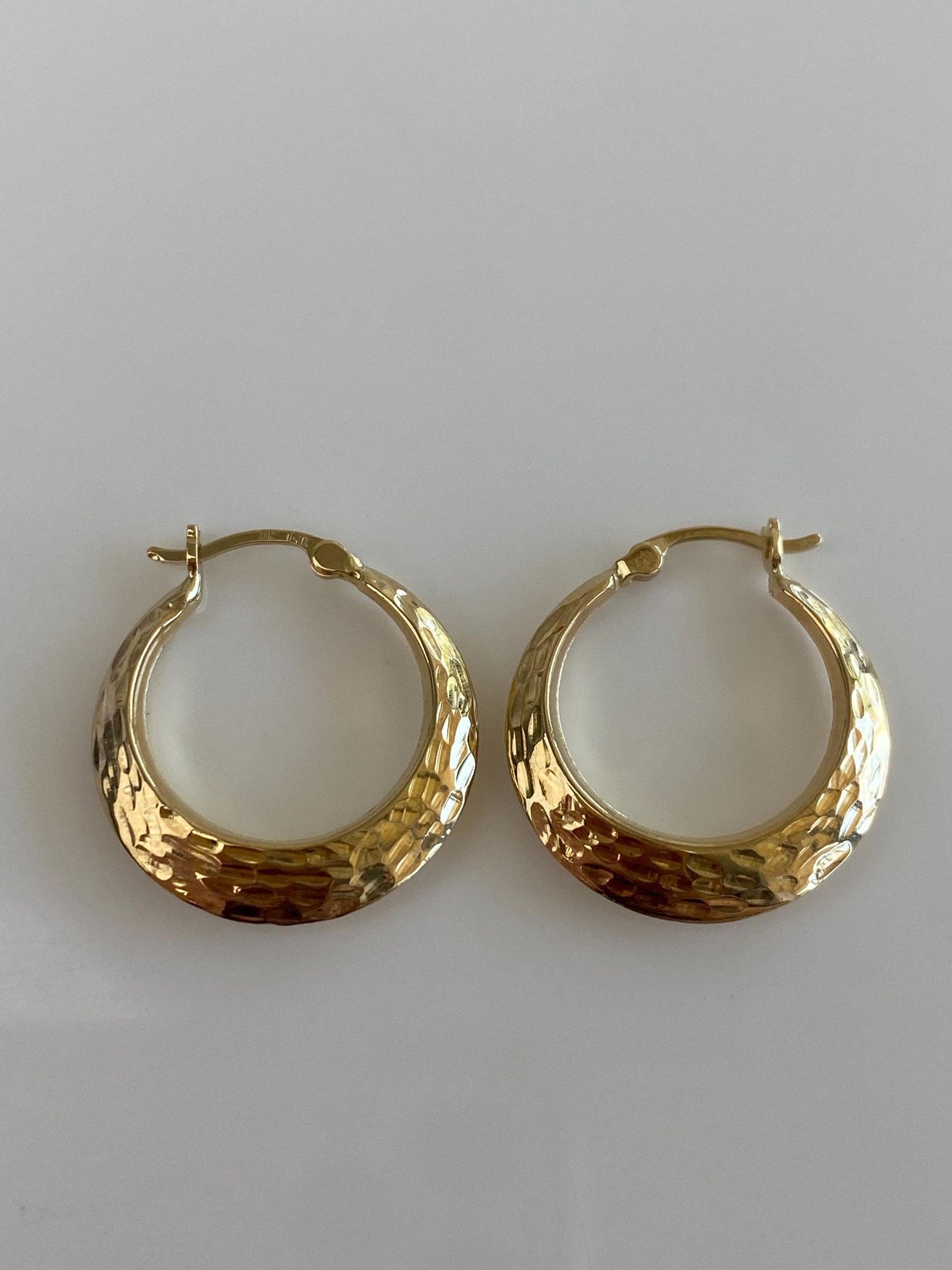 Vintage 14k Yellow Gold Diamond Cut Tapered Hoop Earrings