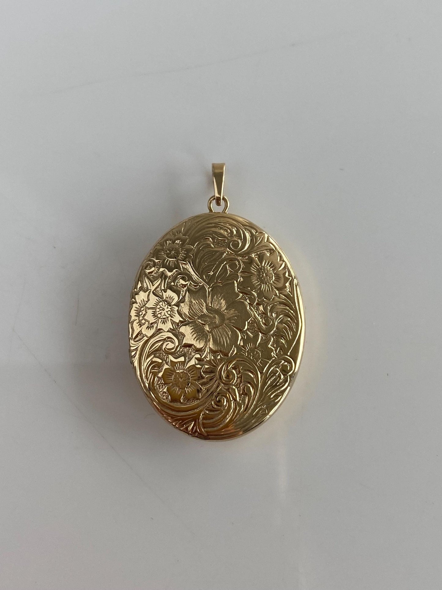 Vintage Solid 14k Yellow Gold Floral Locket Charm