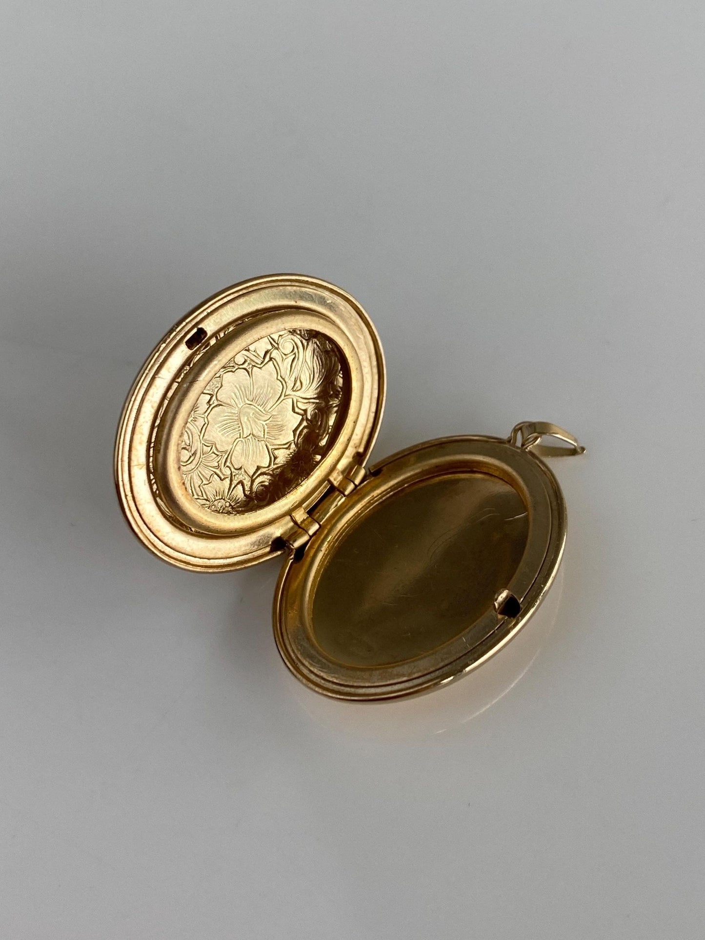 Vintage Solid 14k Yellow Gold Floral Locket Charm