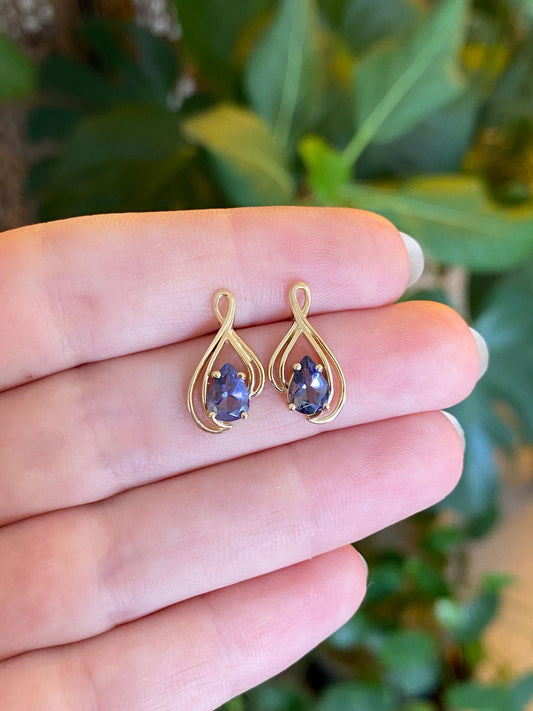 Vintage Solid 14k Yellow Gold Tanzanite Drop Earrings