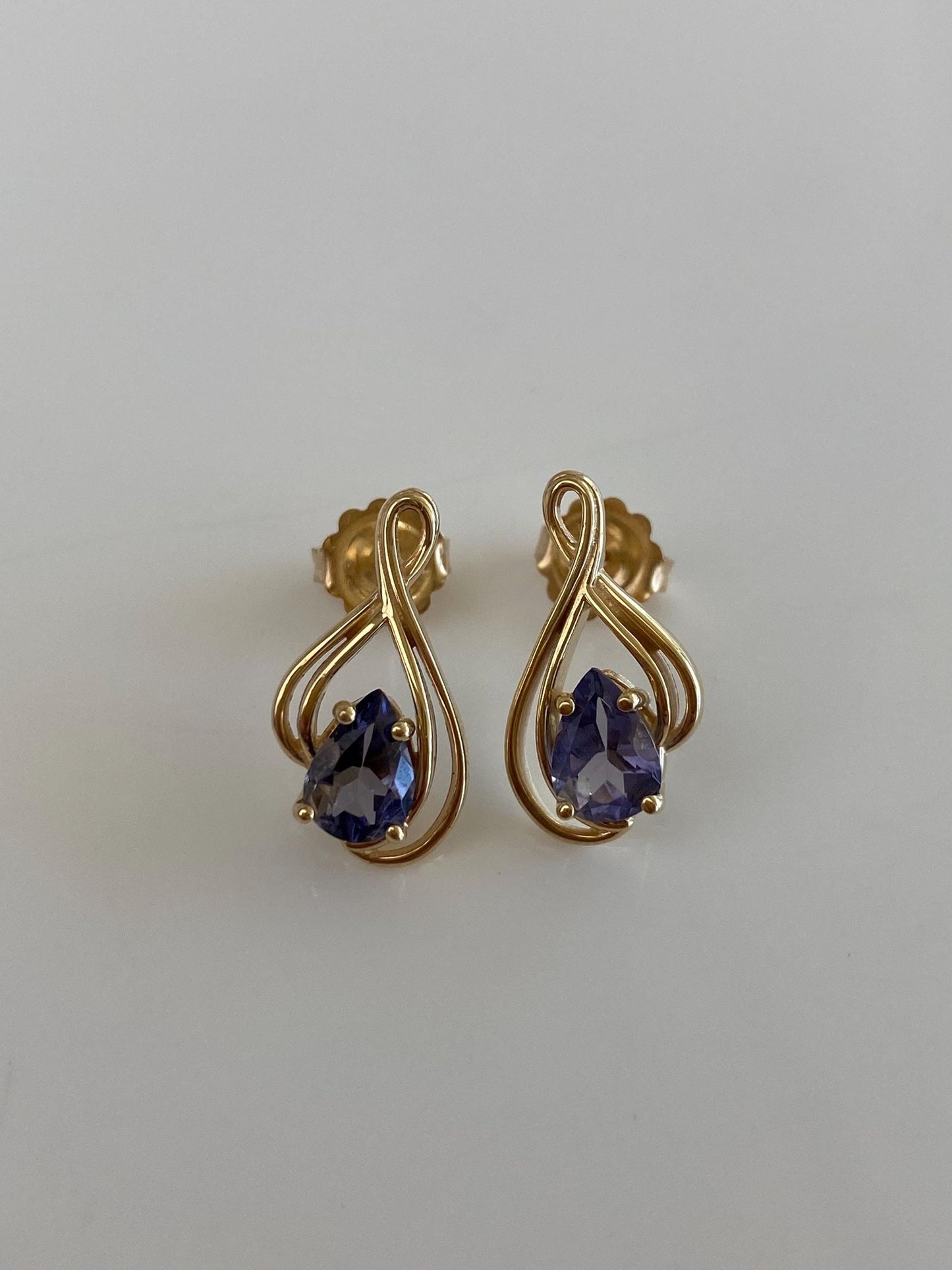 Vintage Solid 14k Yellow Gold Tanzanite Drop Earrings