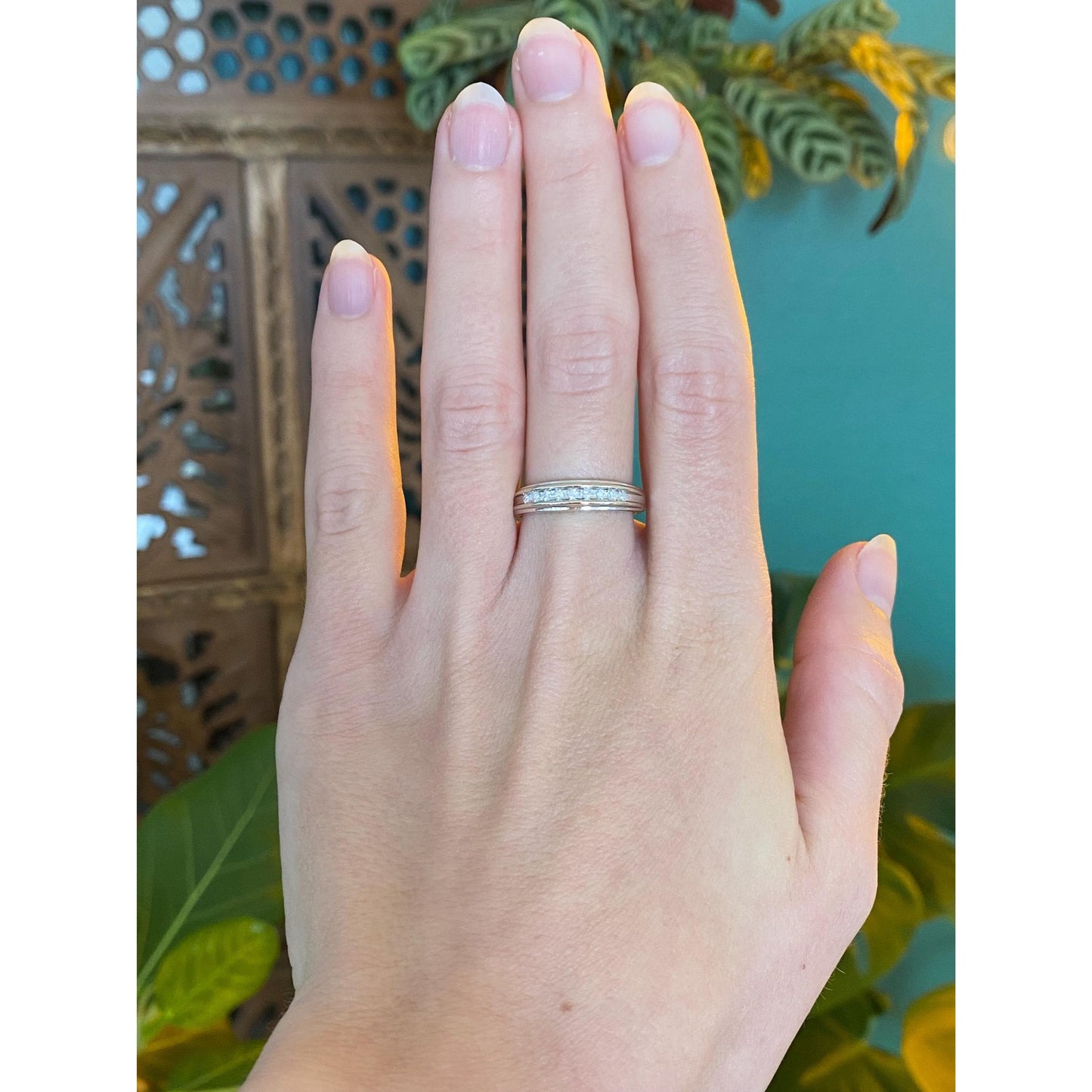 Vintage Solid 14k White Gold Diamond Ring Band - Size 7.75