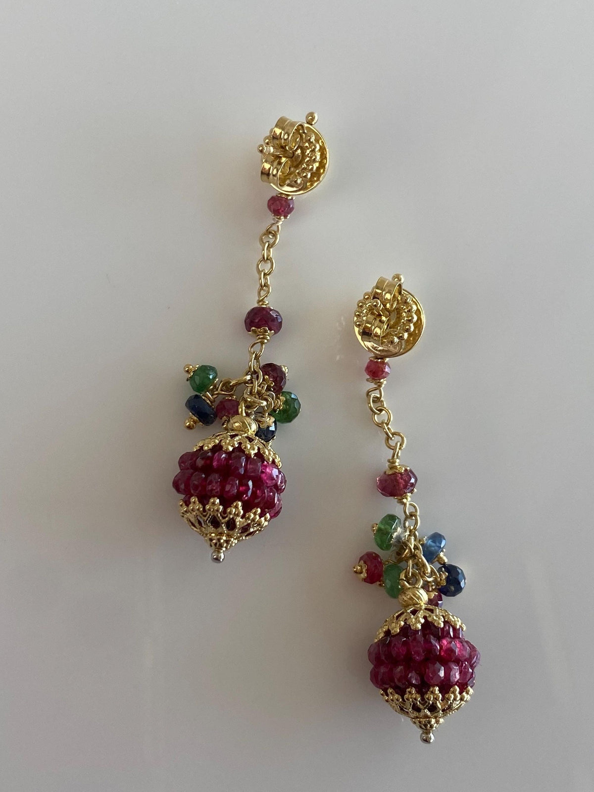 Vintage 18k Yellow Gold Ruby Emerald Blue Sapphire Beads Ball Dangle Stud Earrings