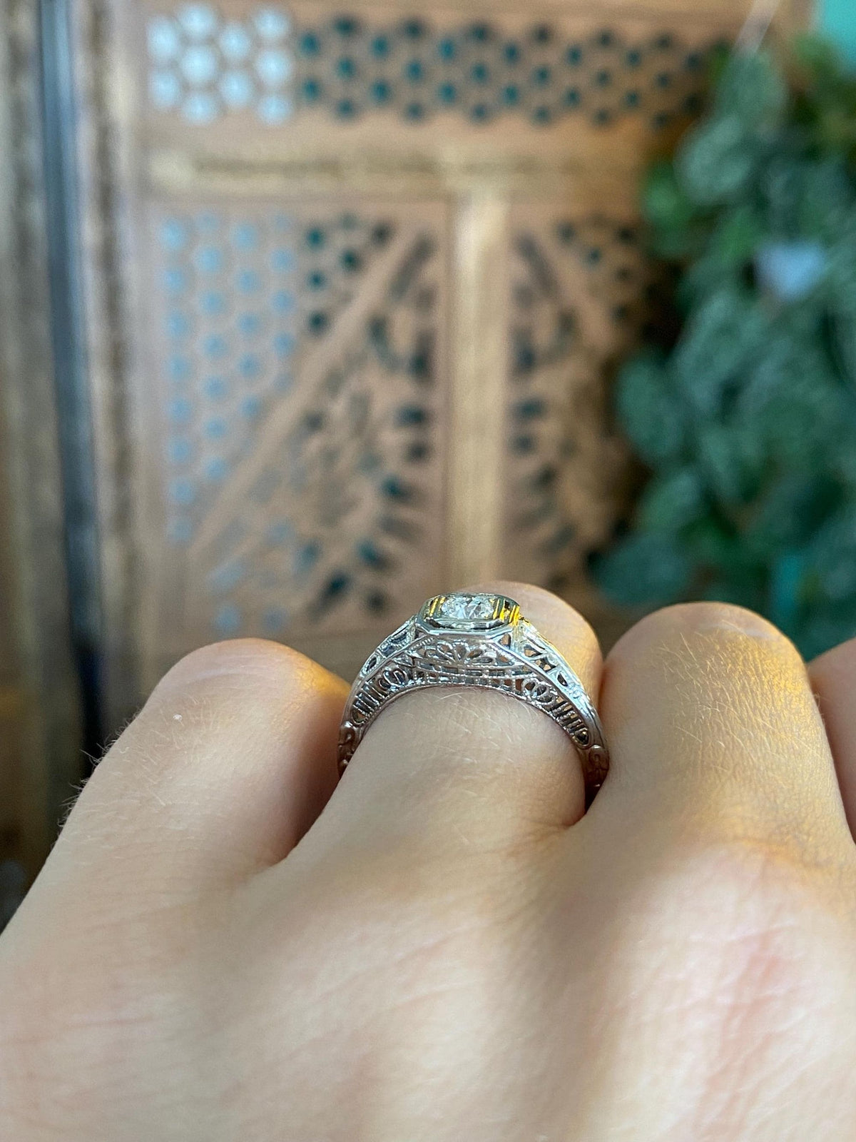Vintage Solid 18k White Gold Diamond Art Deco Ring - Size 5.25