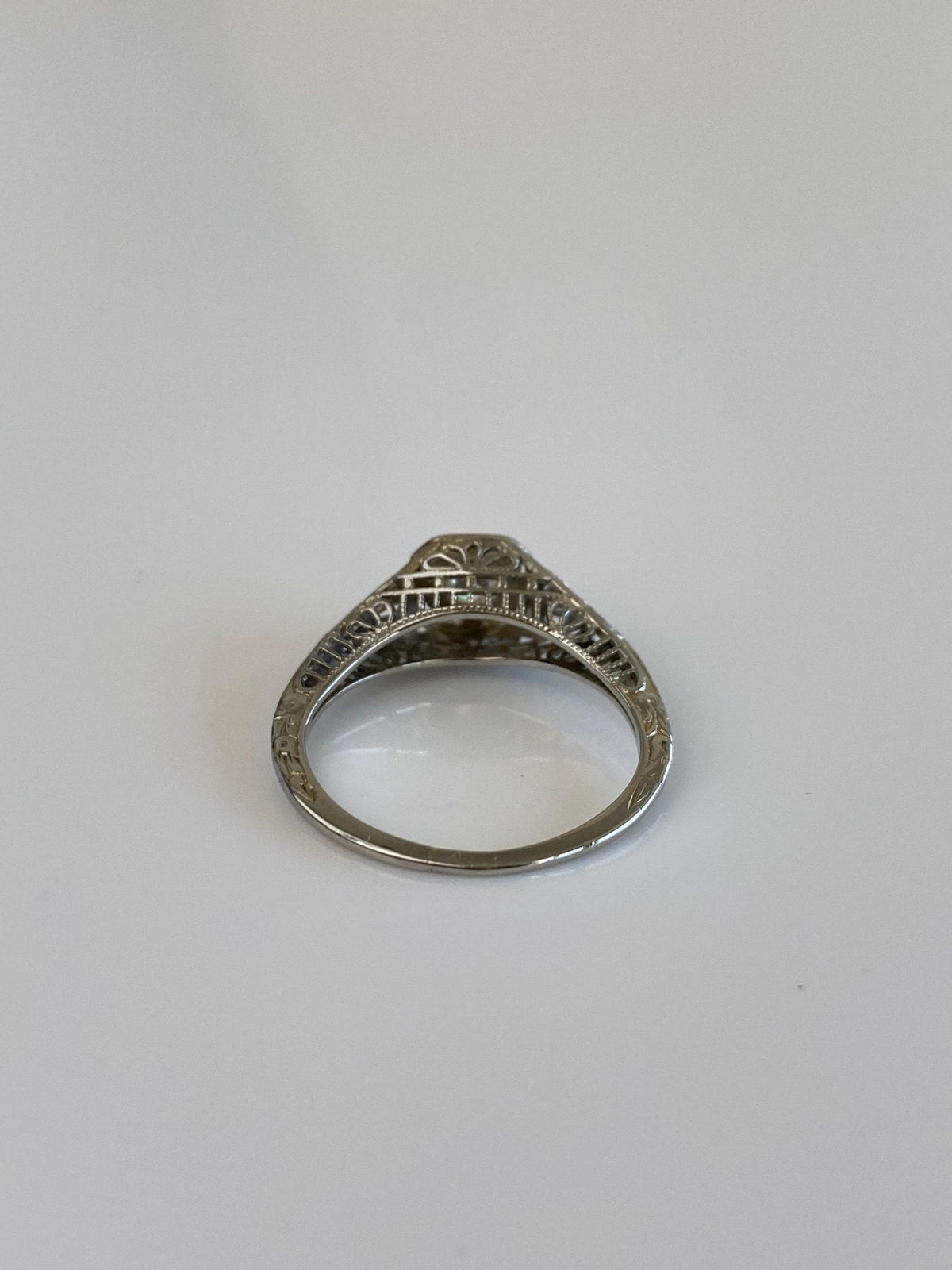 Vintage Solid 18k White Gold Diamond Art Deco Ring - Size 5.25