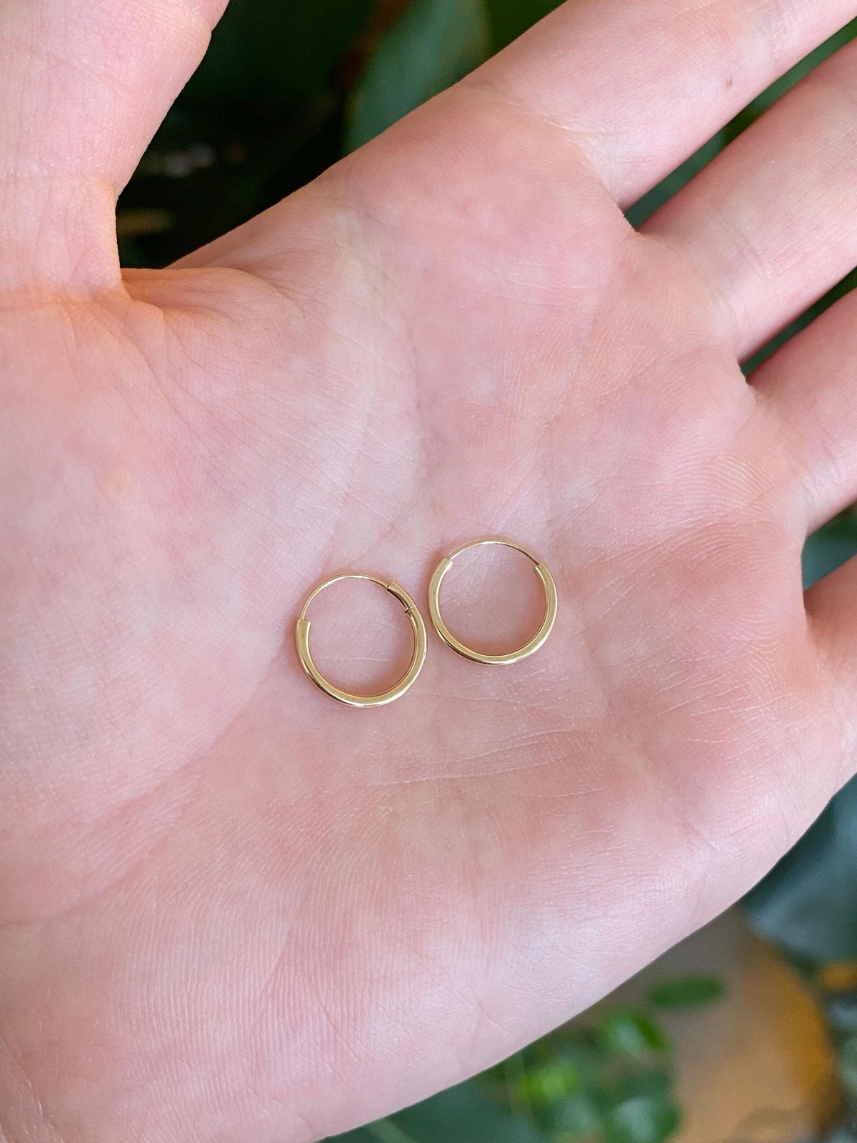 Vintage 14k Yellow Gold Small Hoop Earrings