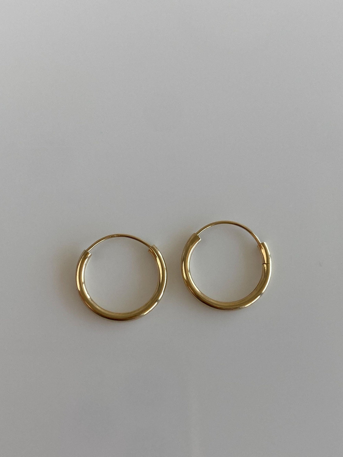 Vintage 14k Yellow Gold Small Hoop Earrings