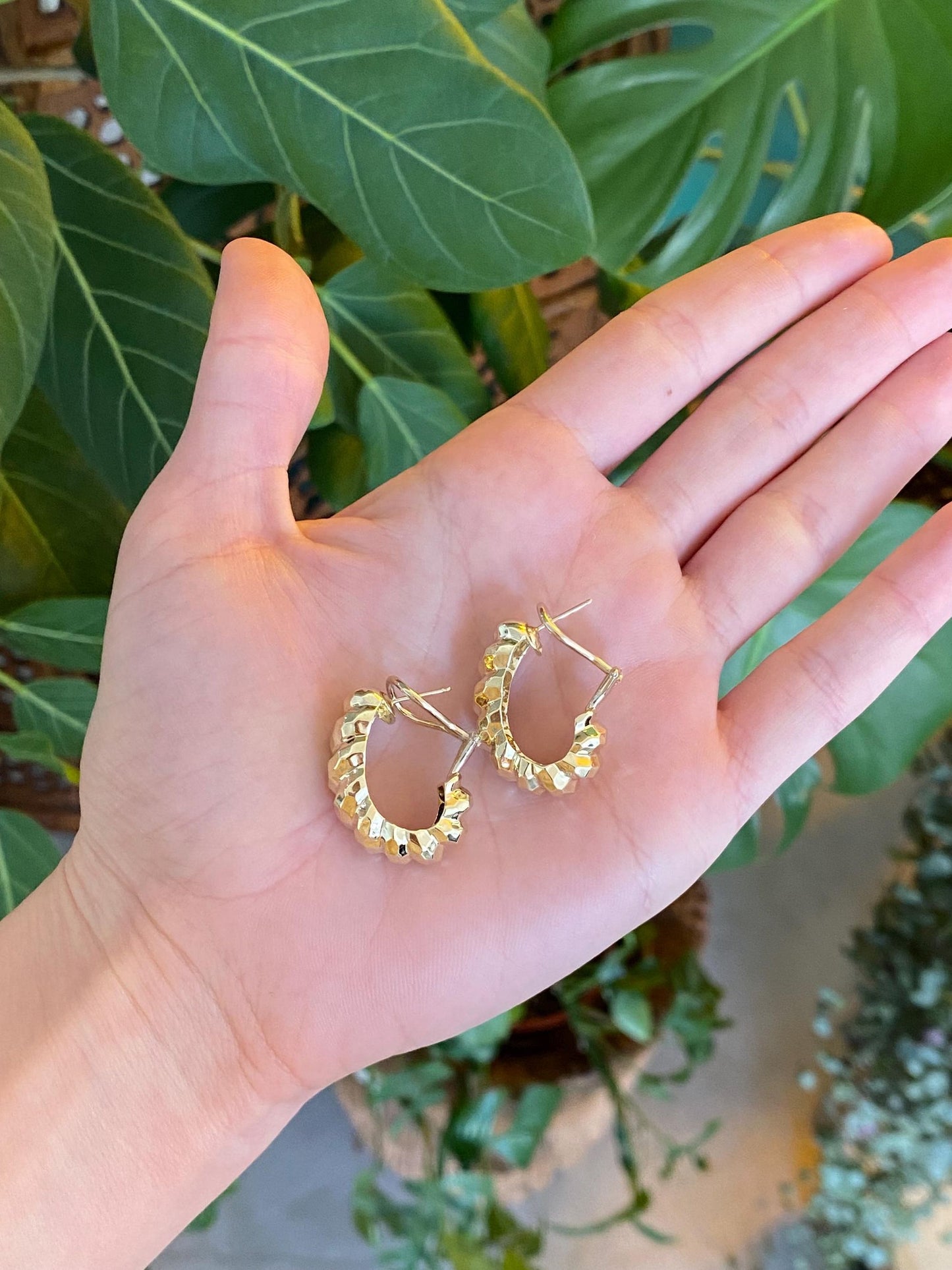 Vintage Solid 14k Yellow Gold Faceted Twist Drop Earrings