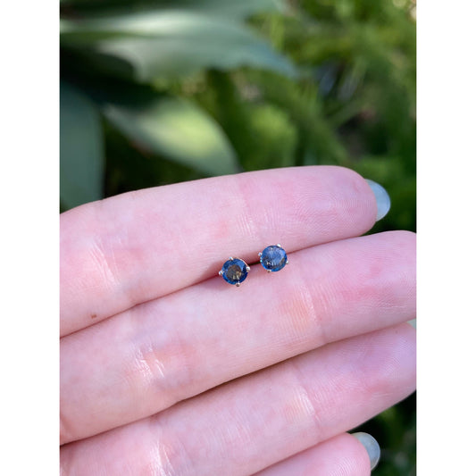 Vintage Solid 14k Yellow Gold Blue Spinel Stud Earrings