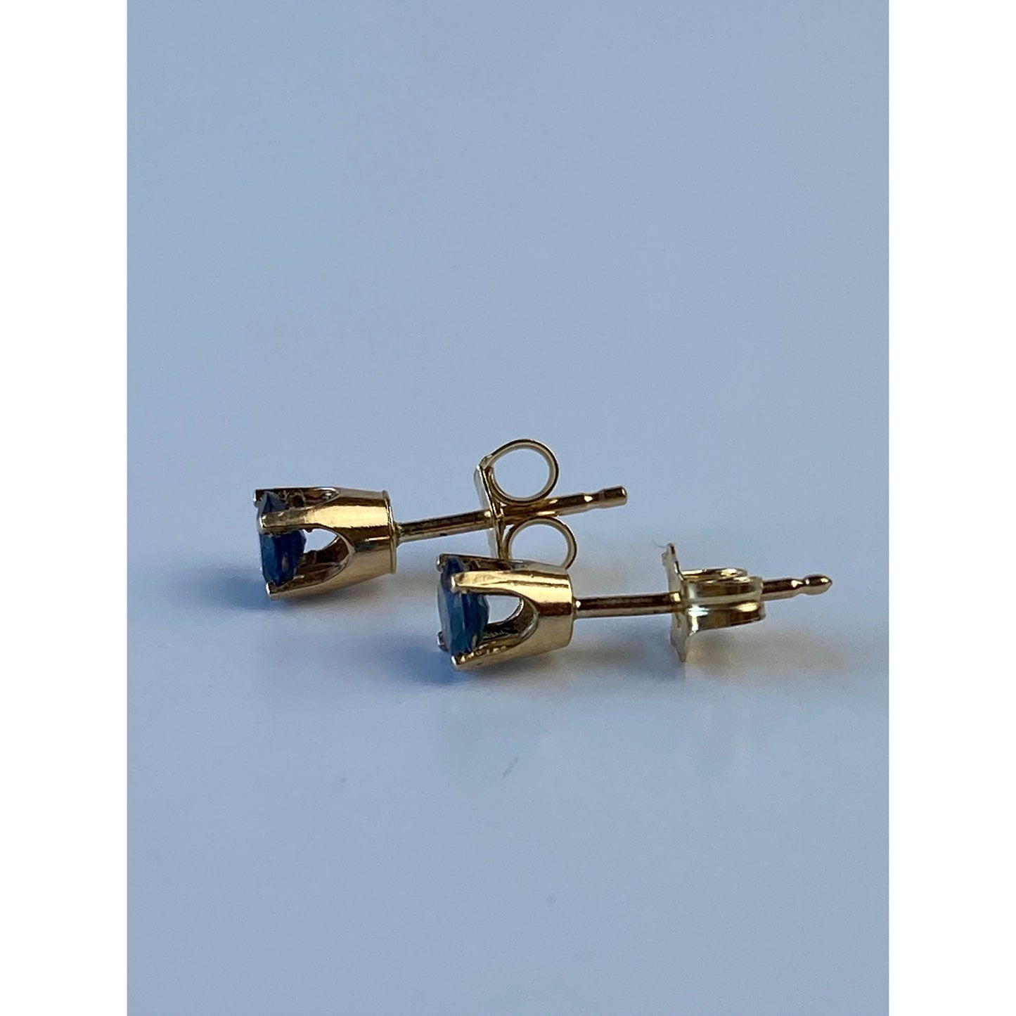 Vintage Solid 14k Yellow Gold Blue Spinel Stud Earrings