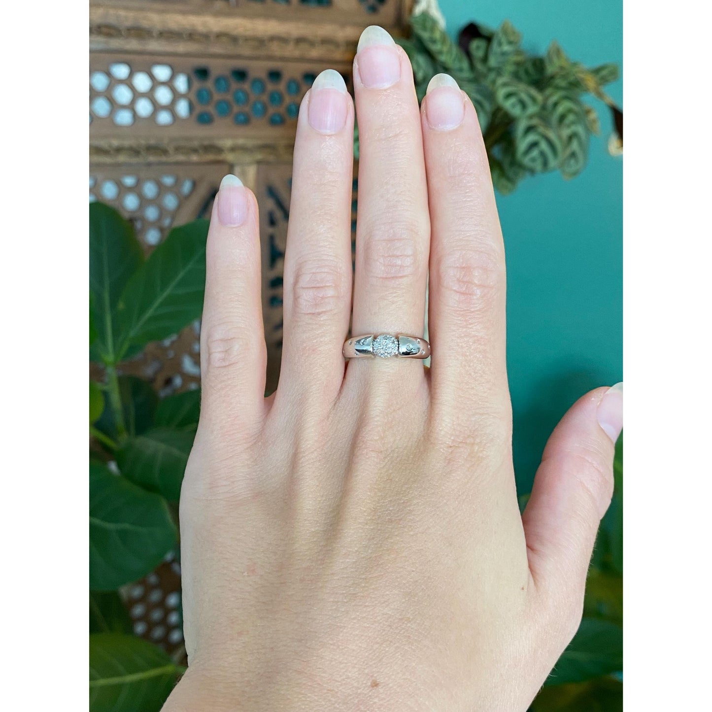 Vintage Solid 14k White Gold Diamond Cluster Dotted Ring - Size 6.75