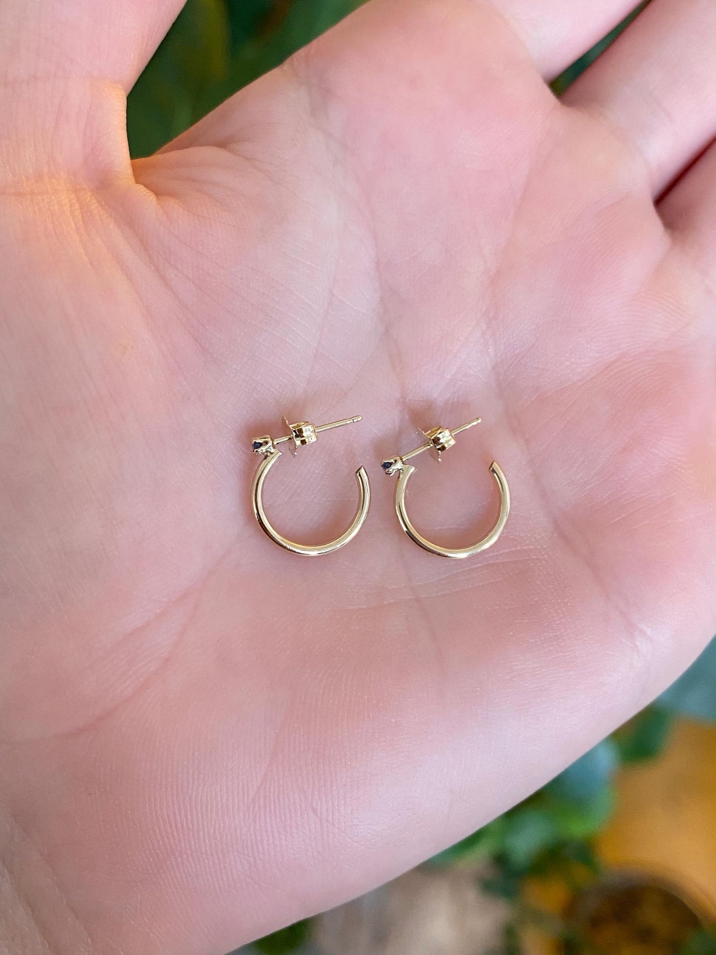 Vintage 14k Yellow Gold Sapphire Little Hoop Earrings