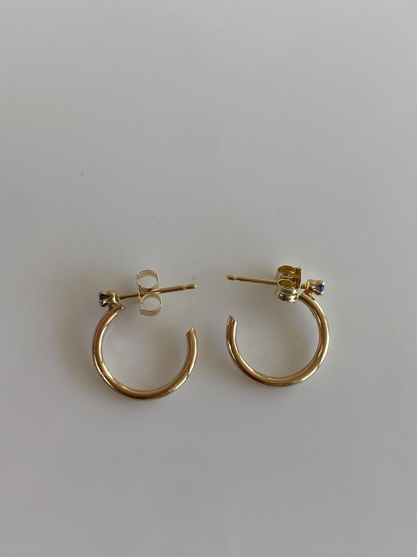 Vintage 14k Yellow Gold Sapphire Little Hoop Earrings