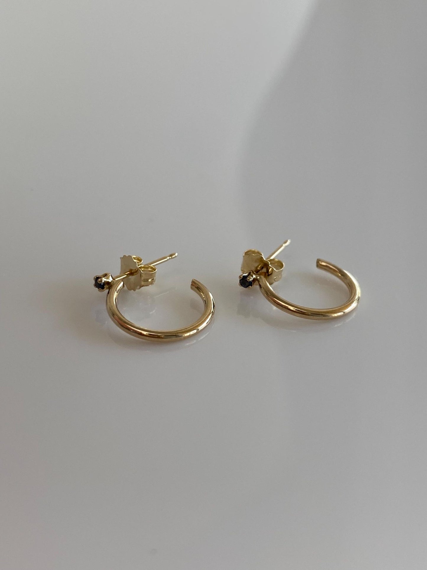 Vintage 14k Yellow Gold Sapphire Little Hoop Earrings