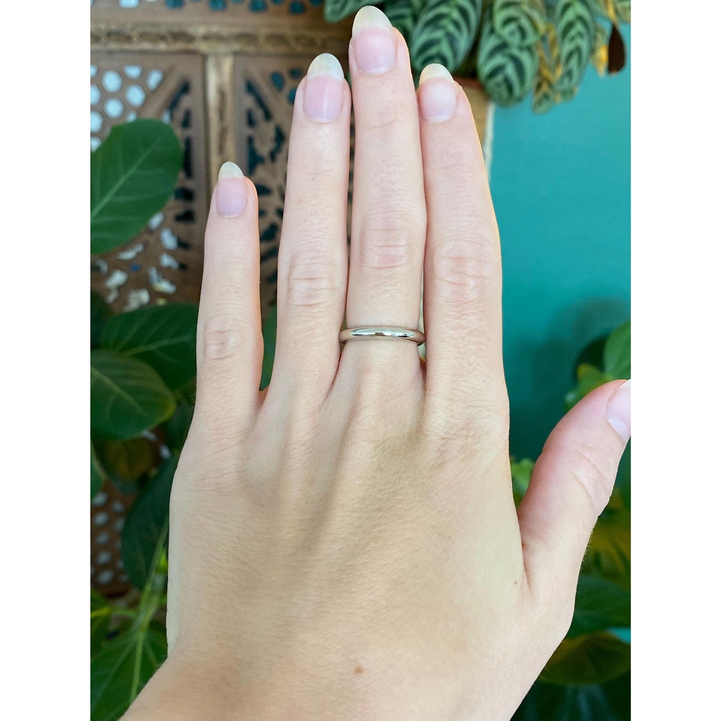 Vintage Solid 18k White Gold Ring Band - Size 5.75