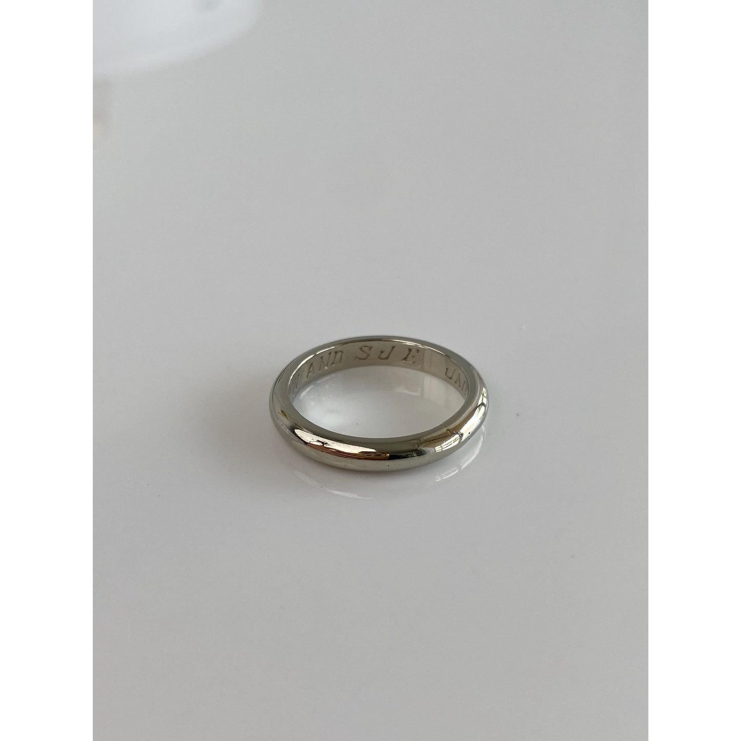 Vintage Solid 18k White Gold Ring Band - Size 5.75