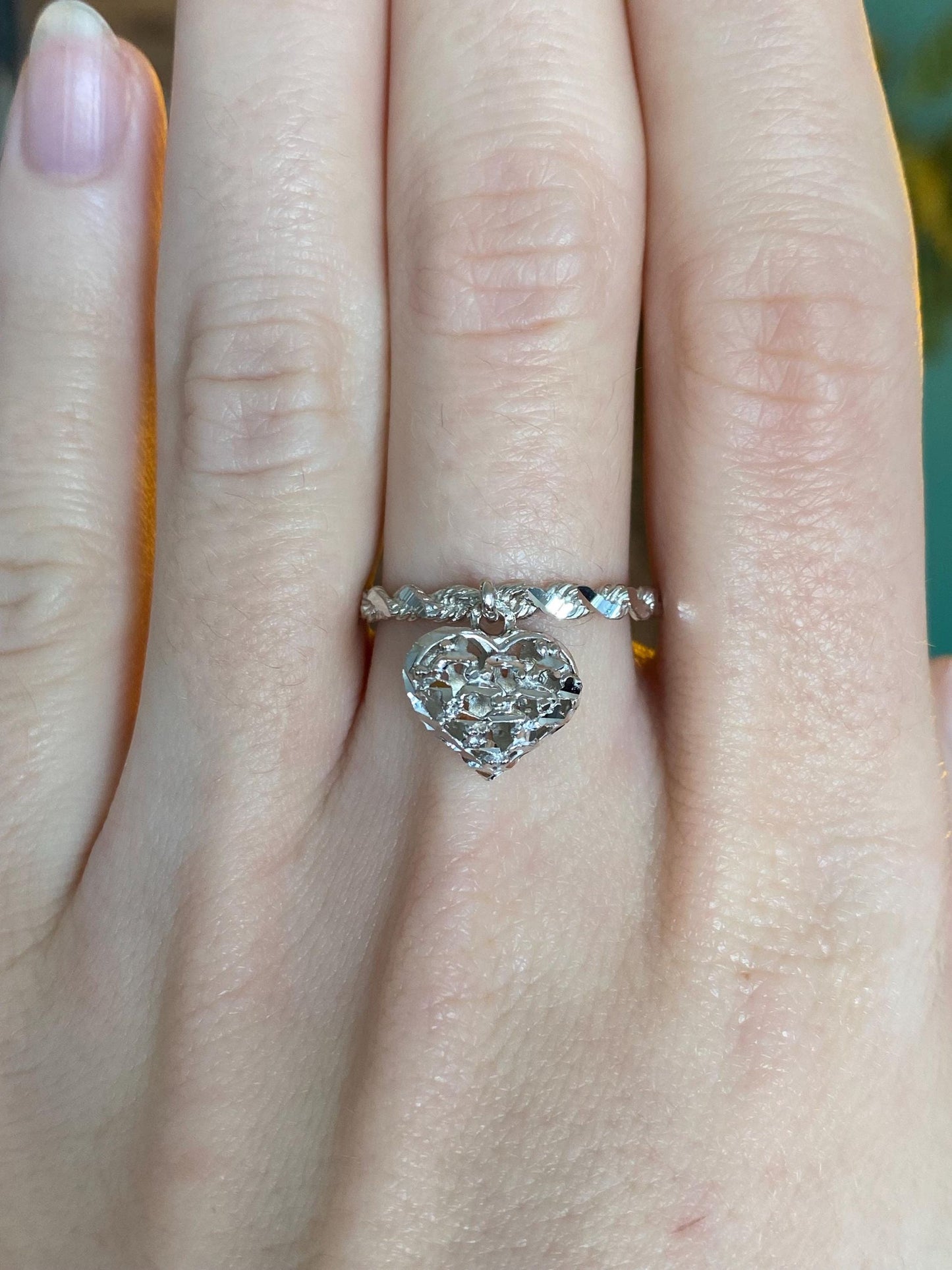 Vintage Solid 14k White Gold Diamond Cut Heart Charm Ring - Size 7.5