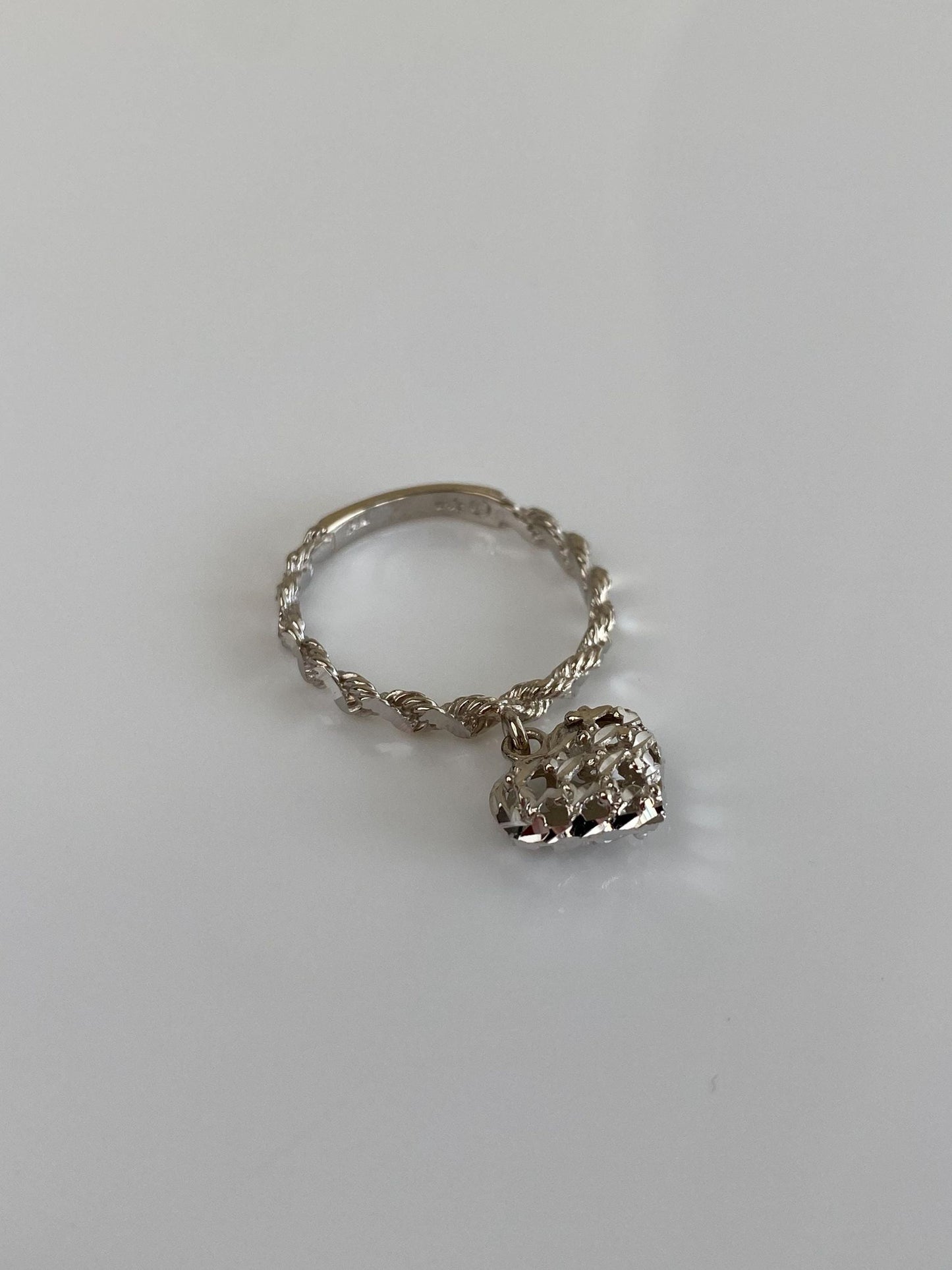 Vintage Solid 14k White Gold Diamond Cut Heart Charm Ring - Size 7.5