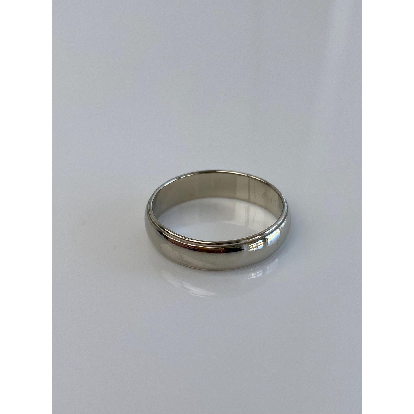 Vintage Solid 14k White Gold Lined Ring Band - Size 11.25