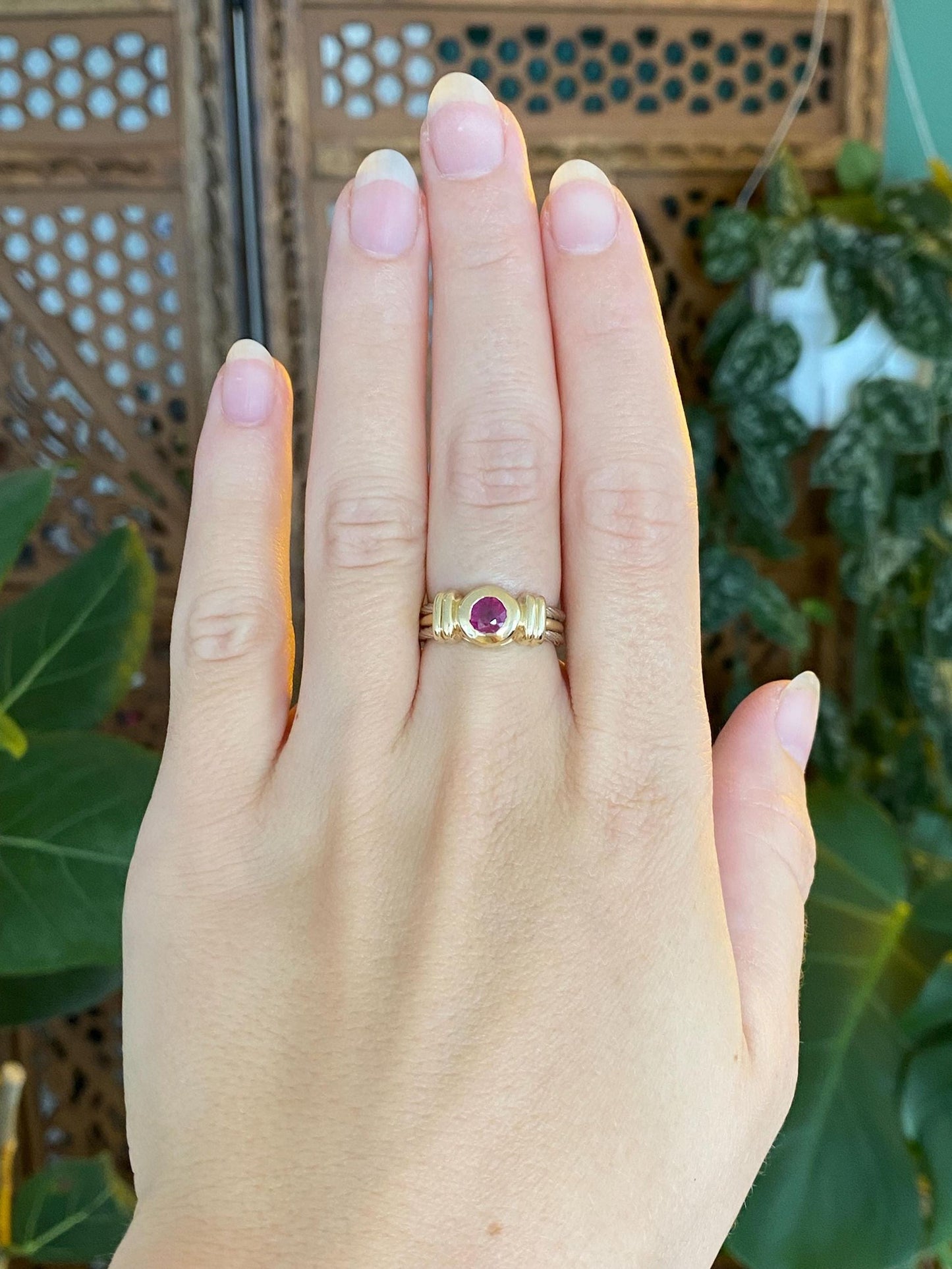 Vintage Solid 14k White & Yellow Gold Ruby Cable Ring Band - Size 6.25